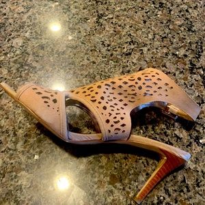 Woman’s suede open toe sandal